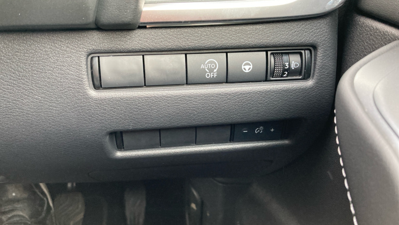 Nissan Qashqai 1.3 DiG-T MH 158 N-Connecta 5dr Petrol Hatchback